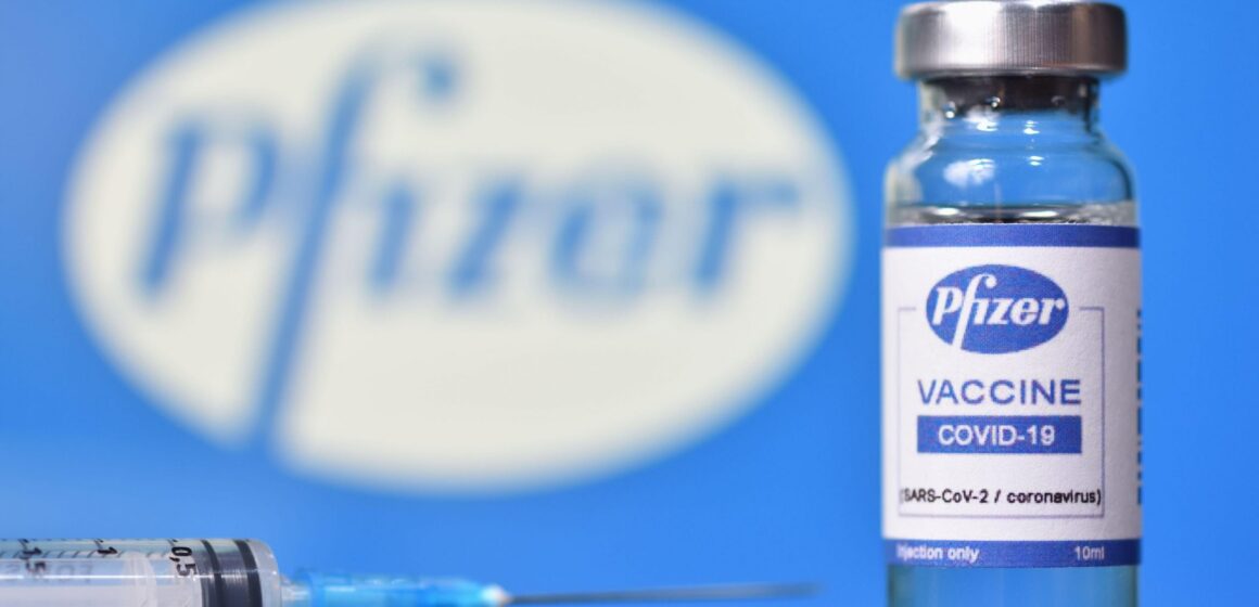 VIDEO | Cea mai mare tranșă de vaccin produs de Pfizer BioNTech sosește astăzi în țară