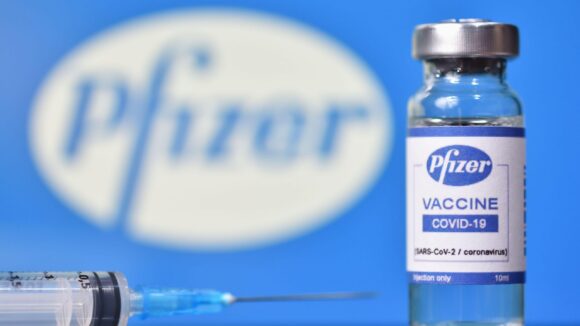 VIDEO | 511.290 doze de vaccin Pfizer sosesc în România
