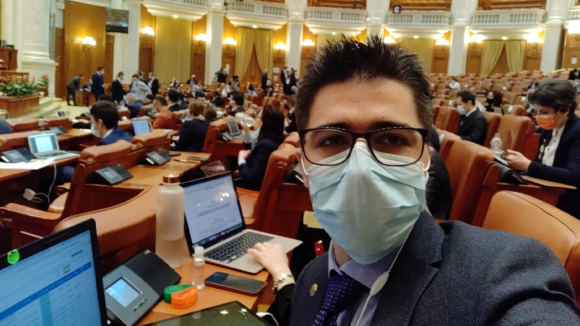 VIDEO| Brian Cristian, deputat USR PLUS, atrage atenția în Parlament asupra declinului fenomenului sportiv din România VIDEO| Brian Cristian, deputat USR PLUS, atrage atenția în Parlament asupra declinului fenomenului sportiv din România