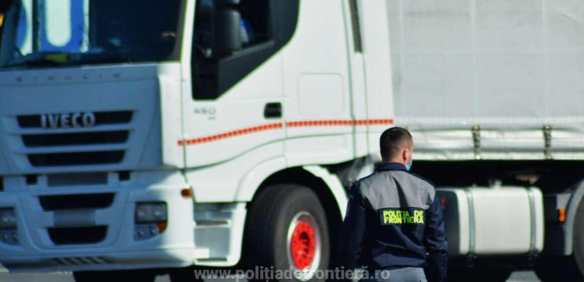 VIDEO | Trafic intens la graniţa cu Ungaria pentru automarfare, după restricţiile de circulaţie impuse de ţara vecină
