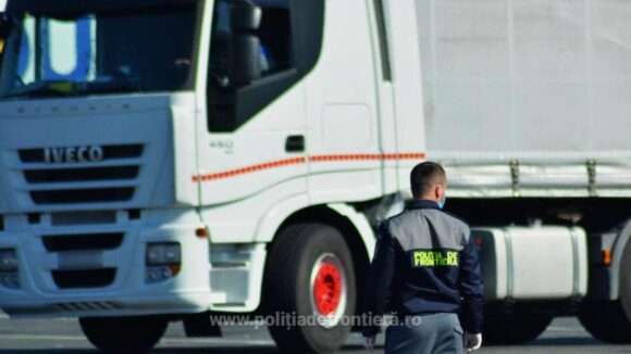 VIDEO | Trafic intens la graniţa cu Ungaria pentru automarfare, după restricţiile de circulaţie impuse de ţara vecină