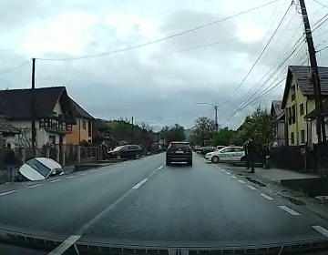 VIDEO | Accident rutier în Sighetu Marmației. Trei persoane au ajuns la spital VIDEO | Accident rutier în Sighetu Marmației. Trei persoane au ajuns la spital