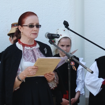 VIDEO | Artista Zoe Vida Porumb și-a expus lucrările la Muzeul de Etnografie și Artă Populară în cadrul expoziției ”Broderie”
