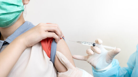 VIDEO | Florin Cîţu: Din 1 iunie se pot vaccina şi adolescenţii VIDEO | Florin Cîţu: Din 1 iunie se pot vaccina şi adolescenţii