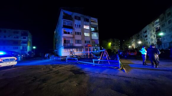 VIDEO | (FOTO) Explozie într-un apartament din Sighetu Marmației. O persoană a fost rănită VIDEO | (FOTO) Explozie într-un apartament din Sighetu Marmației. O persoană a fost rănită