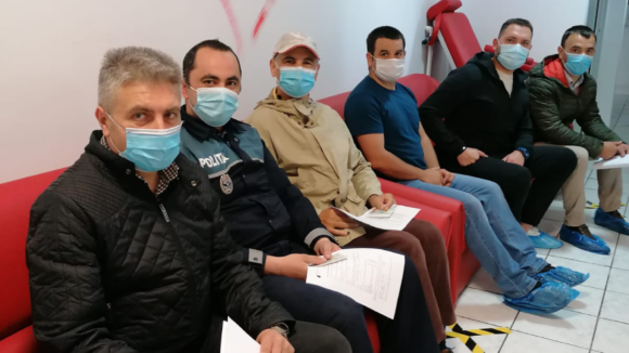 Poliţiştii rutieri maramureşeni, alături de cei care au nevoie de sânge Poliţiştii rutieri maramureşeni, alături de cei care au nevoie de sânge