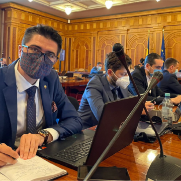 VIDEO | Brian Cristian, deputat USR PLUS: Obligăm toate instituțiile publice să accepte plata online a taxelor și impozitelor