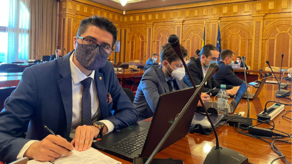 VIDEO | Brian Cristian, deputat USR PLUS: Obligăm toate instituțiile publice să accepte plata online a taxelor și impozitelor VIDEO | Brian Cristian, deputat USR PLUS: Obligăm toate instituțiile publice să accepte plata online a taxelor și impozitelor