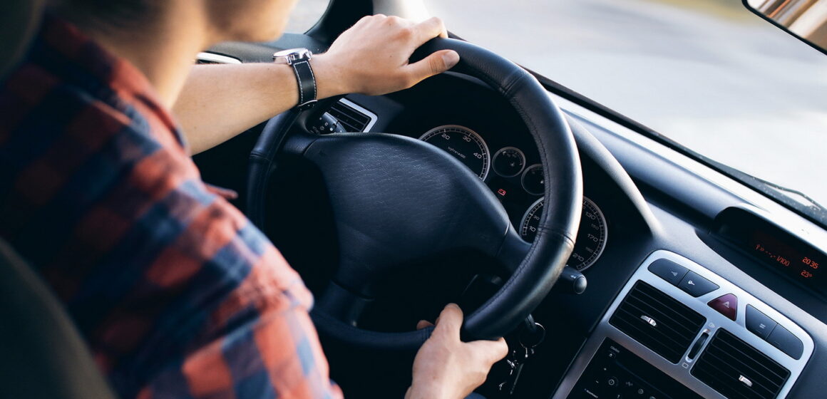 Testul de cunoaștere a regulilor de circulație în vederea restituirii permiselor de conducere va fi susținut în 2 iunie