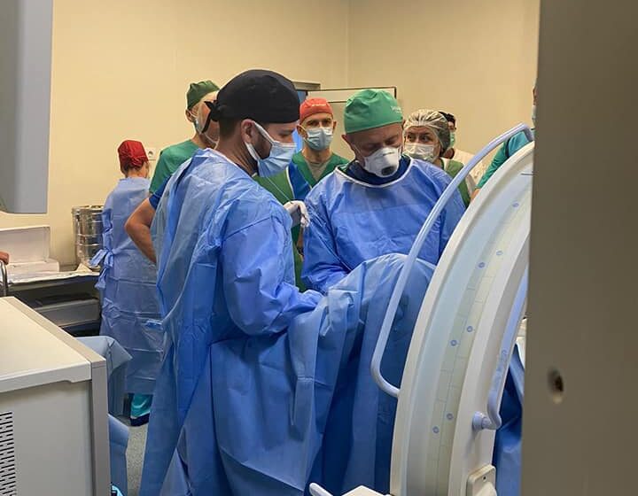 VIDEO | Noi interventii chirurgicale endoscopice pentru litiaza renala la Spitalul Judetean de Urgenta “ Dr. Constantin Opris”