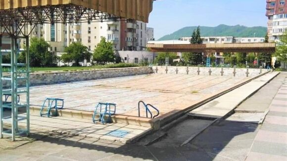 Ministerul Tineretului și Sportului a alocat fonduri pentru reabilitarea bazinului olimpic descoperit din Baia Mare Ministerul Tineretului și Sportului a alocat fonduri pentru reabilitarea bazinului olimpic descoperit din Baia Mare