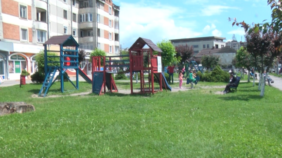 VIDEO | Locul de joacă din Piața 1 Decembrie 1918 din Sighetu Marmatiei va fi modernizat VIDEO | Locul de joacă din Piața 1 Decembrie 1918 din Sighetu Marmatiei va fi modernizat
