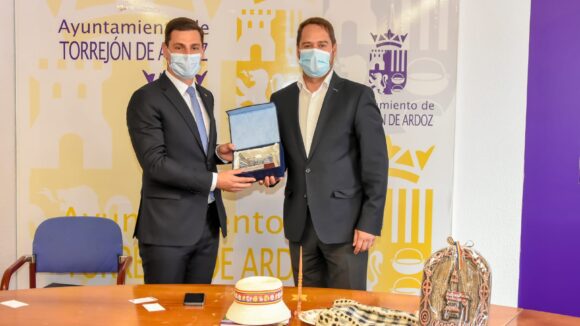 Ionel Bogdan: Vom iniția parteneriate de colaborare în domeniul managementului deșeurilor cu oficiali spanioli cu experiență în domeniu Ionel Bogdan: Vom iniția parteneriate de colaborare în domeniul managementului deșeurilor cu oficiali spanioli cu experiență în domeniu