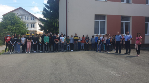 Povețe de la polițiști pentru elevi Povețe de la polițiști pentru elevi