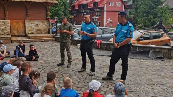 60 de copii au luat parte la activitățile din cadrul campaniei preventiv- educative ”Vacanță în siguranță” 60 de copii au luat parte la activitățile din cadrul campaniei preventiv- educative ”Vacanță în siguranță”