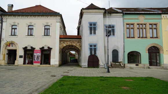 Casa Hunedoara (Casa Elisabeta) – cea mai veche clădire din Baia Mare Casa Hunedoara (Casa Elisabeta) – cea mai veche clădire din Baia Mare