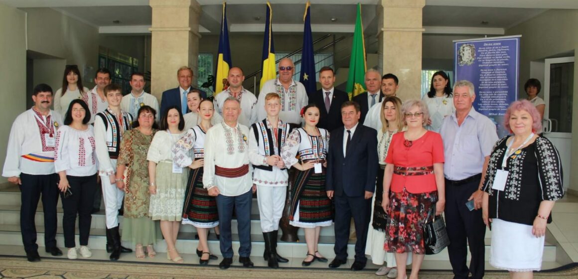 Delegație din Maramureș prezentă la ediția XXXV a Festivalului de muzică și poezie “Eminesciana”