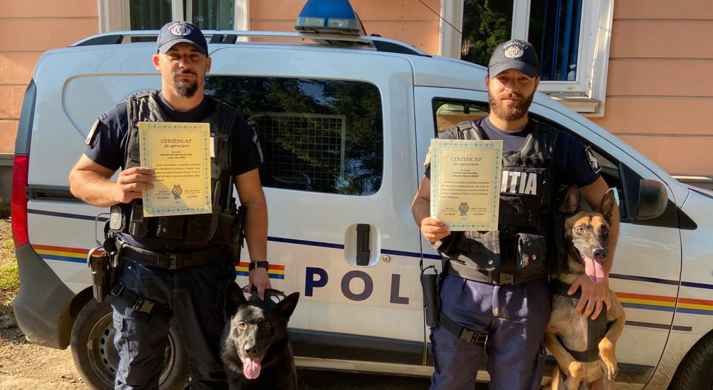 Polițiști ai Grupei Canine felicitați în scris