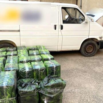 Video | Maramureșean reținut după ce a fost prins cu aproape 15.000 de pachete cu țigări de contrabandă
