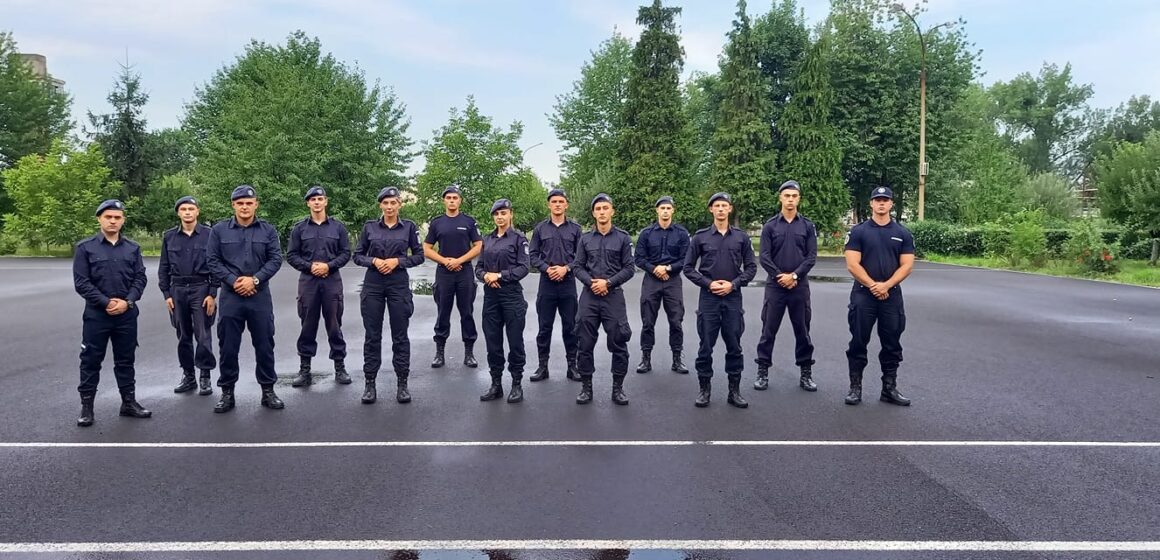 Viitori jandarmi în practică
