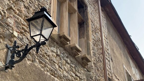 Foto | Ferestre medievale reabilitate la Casa Elisabeta din Baia Mare Foto | Ferestre medievale reabilitate la Casa Elisabeta din Baia Mare