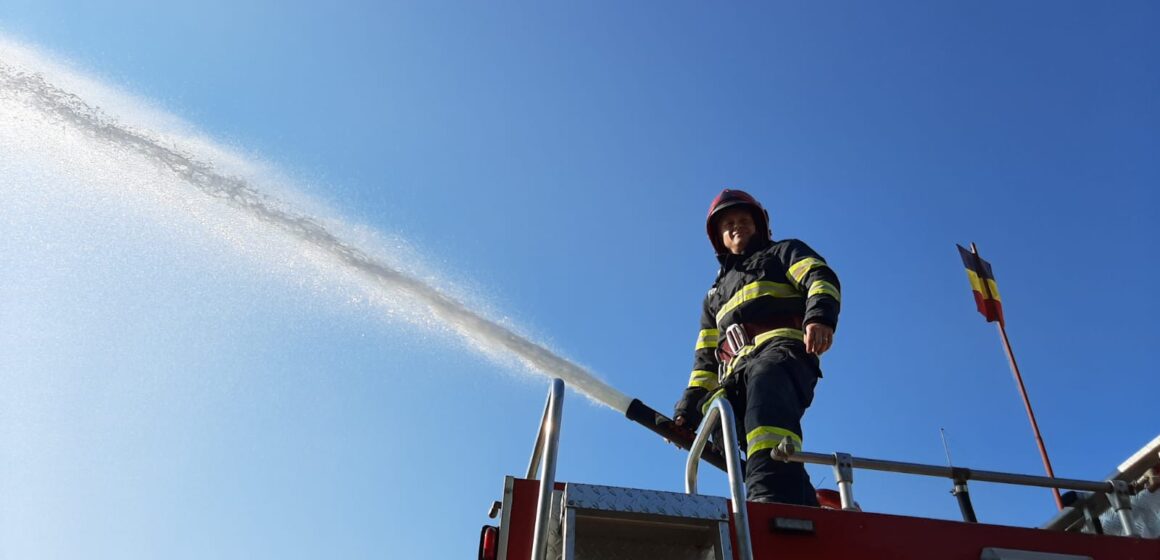 În ultimele zile pompierii maramureșeni au intervenit pentru lichidarea a patru incendii