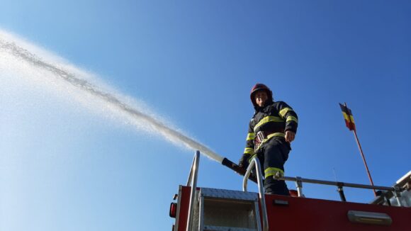 În ultimele zile pompierii maramureșeni au intervenit pentru lichidarea a patru incendii