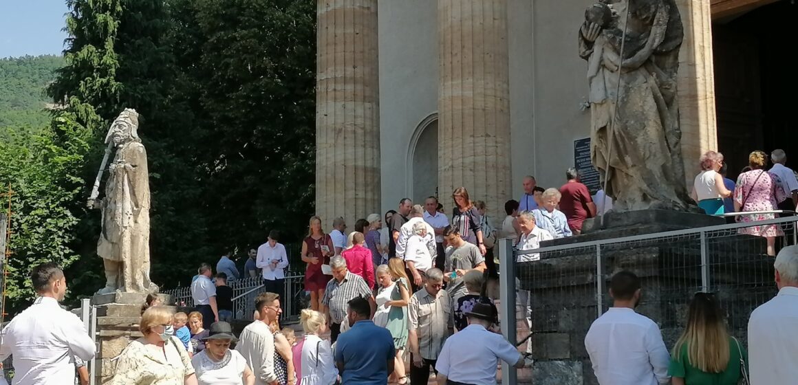 Adormirea Maicii Domnului sau Sfânta Mărie Mare Adormirea Maicii Domnului sau Sfânta Mărie Mare