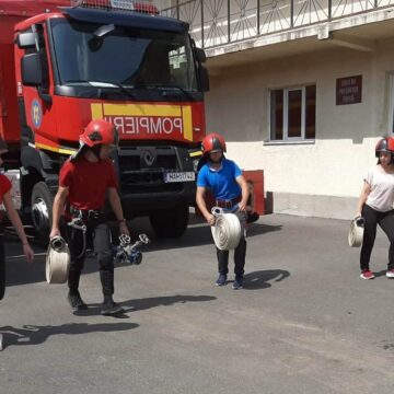 Voluntarii la testare