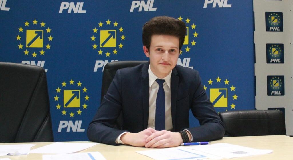 Liberalul maramureșean Antonio Chelba a câștigat astăzi alegerile pentru președinția Clubului Elevilor Liberali Liberalul maramureșean Antonio Chelba a câștigat astăzi alegerile pentru președinția Clubului Elevilor Liberali