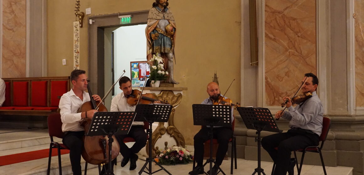 Video | Concertul Cvartetului Prof Cafe Strings la biserica Sfânta Treime din Baia Mare