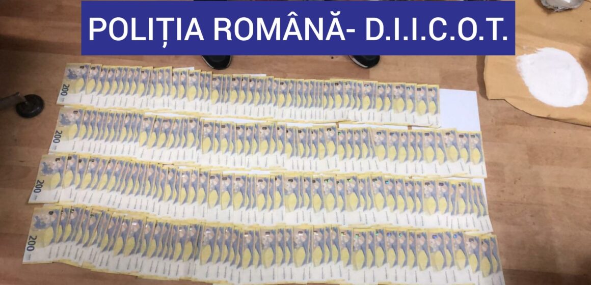 Cannabis, cocaină și zeci de mii de euro, în două colete