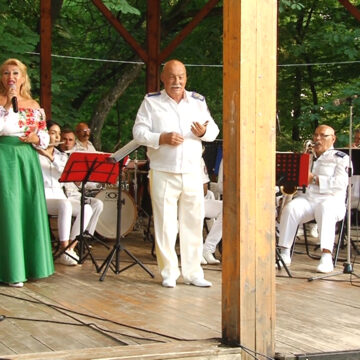 Video | Fanfara Municipala, concert de Sfânta Mărie Mare în Parcul Municipal “Regina Maria”