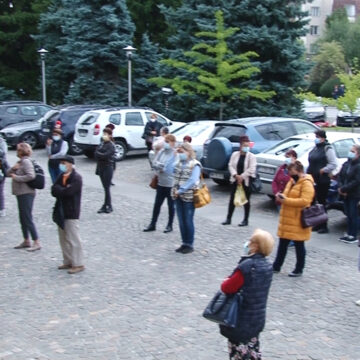 Video | Sindicaliștii au pichetat Prefectura Maramureș