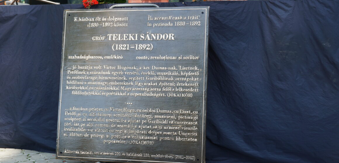 S-a realizat o placă de bronz în memoria contelui Teleki Sándor S-a realizat o placă de bronz în memoria contelui Teleki Sándor