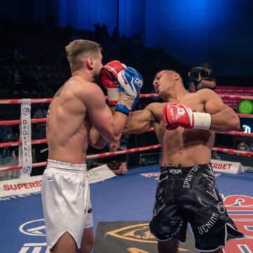 Video | Meciuri explozive la Dynamite Fighting Show 12: Cardoș, victorie în box, Rambo l-a învins pe Ostrovanu Video | Meciuri explozive la Dynamite Fighting Show 12: Cardoș, victorie în box, Rambo l-a învins pe Ostrovanu
