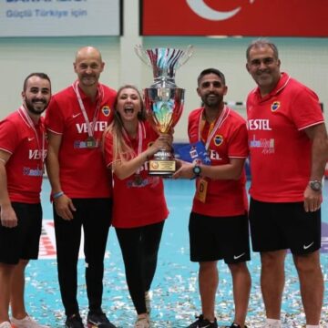 Video | Costică Buceschi, fostul antrenor al CS Minaur, la primul trofeu în Turcia. Va juca în Liga Campionilor