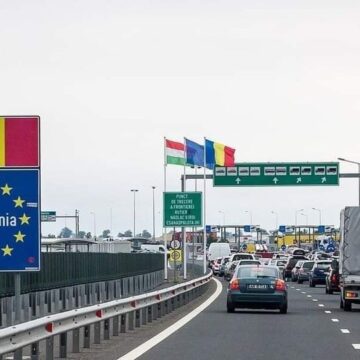 Din 31 octombrie, cei care vin din Ungaria în România, cu excepția anumitor cazuri, trebuie să intre în carantină. Celor care pleacă din România în Ungaria nu li se impune carantină Din 31 octombrie, cei care vin din Ungaria în România, cu excepția anumitor cazuri, trebuie să intre în carantină. Celor care pleacă din România în Ungaria nu li se impune carantină