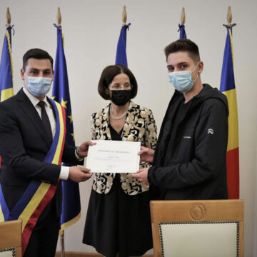Elevii de nota 10 ai Maramureșului, premiați de Consiliul Județean