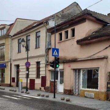 Opt semafoare noi puse în funcțiune în Baia Mare Opt semafoare noi puse în funcțiune în Baia Mare