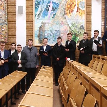 Video | Colinde cu corul Facutății de Litere CUNBM Video | Colinde cu corul Facutății de Litere CUNBM