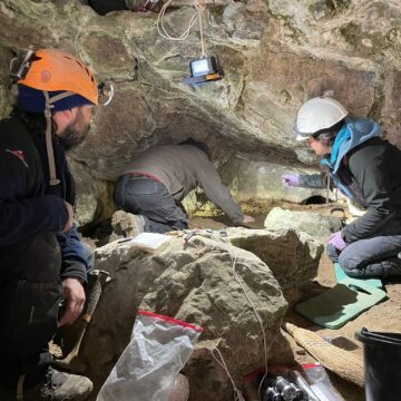 Primele dovezi ale unei locuiri în peșteră acum 5000 de ani Primele dovezi ale unei locuiri în peșteră acum 5000 de ani