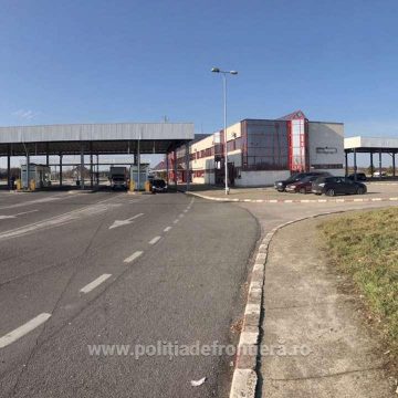 3.500 kg de haine second hand, oprite la P.T.F. Petea 3.500 kg de haine second hand, oprite la P.T.F. Petea