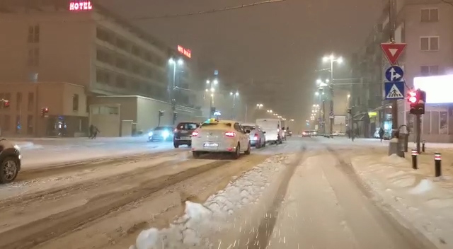Video | Circulație în condiții grele de iarnă în Baia Mare, autoritățile – luate prin surprindere Video | Circulație în condiții grele de iarnă în Baia Mare, autoritățile – luate prin surprindere