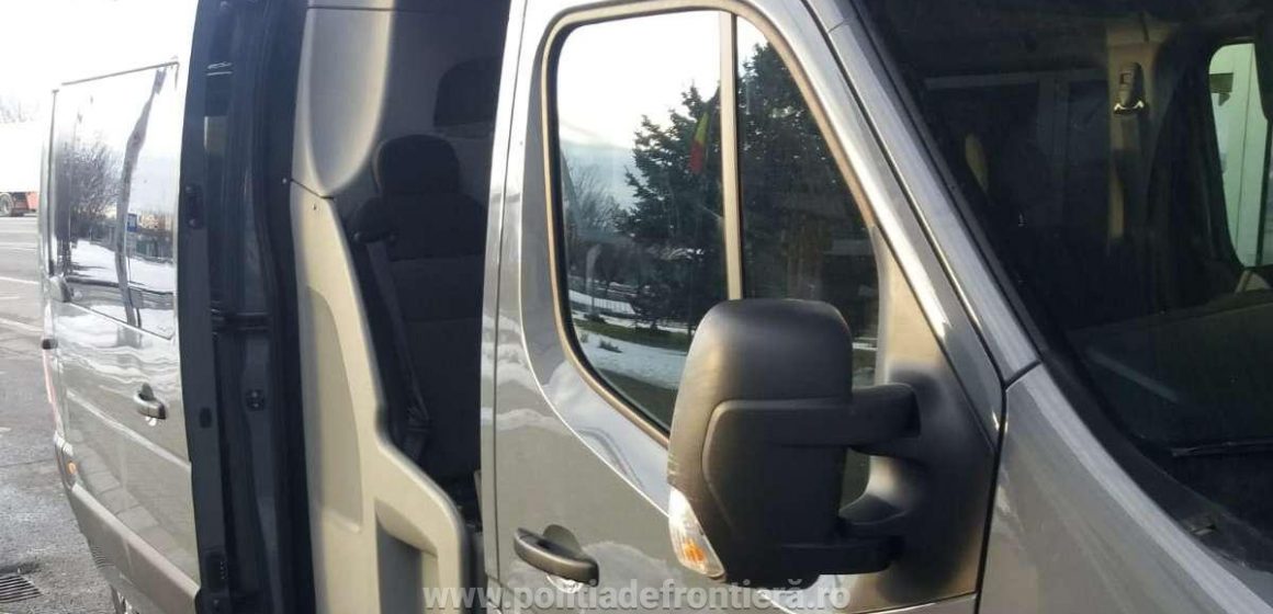 Călăuză din Maramureș și trei migranți din Egipt, reținuti la PTF Petea