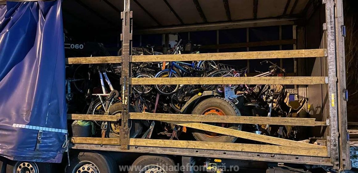 Zece tone de deșeuri din fier vechi și biciclete uzate, oprite la PTF Borș