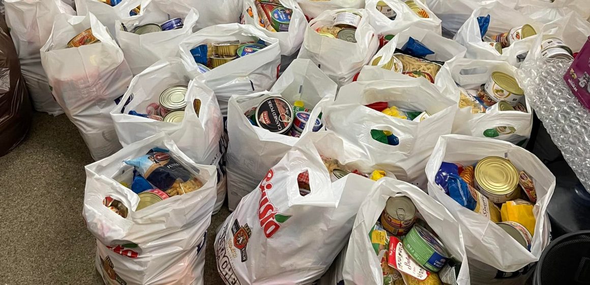 Alimente pentru refugiați și soldați la Serviciul Maltez România filiala Baia Mare Alimente pentru refugiați și soldați la Serviciul Maltez România filiala Baia Mare