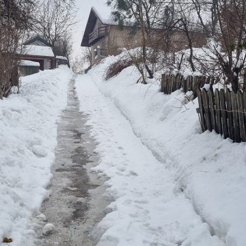 ADI Deșeuri cere mai multă rigoare, acces dificil pentru coborârea pubelelor