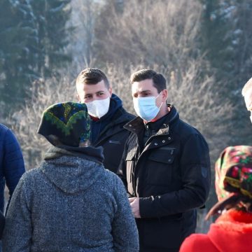 Ionel Bogdan: Electricitate pentru locuitorii din cătunul Cornățea, Poienile de Sub Munte