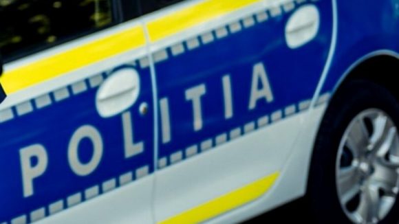 IPJ: Polițiștii fac cercetări după ce elevi și profesori au fost induși în eroare de administratorul unei unități de cazare IPJ: Polițiștii fac cercetări după ce elevi și profesori au fost induși în eroare de administratorul unei unități de cazare
